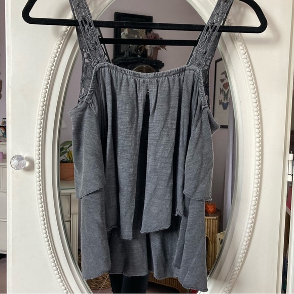 Gray top - Picture 3 of 5